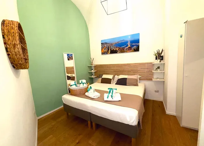 Fiftythree House - In The Heart Of Napoli